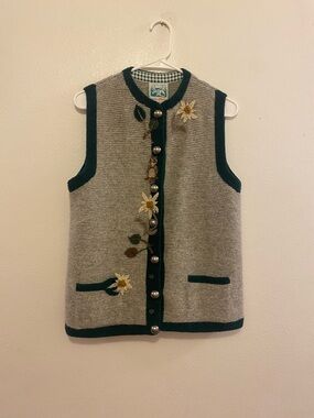 Handstrickerei Lanz Wool Knit Austrian Vest with Green Trim